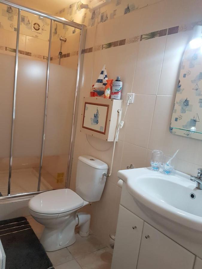 Charmante Maisonnette 2 Personnes Avec Wifi Surgères Dış mekan fotoğraf