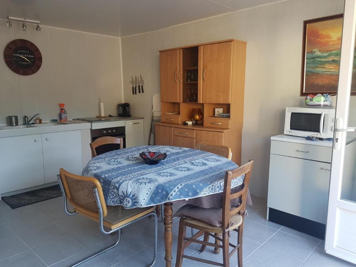 Charmante Maisonnette 2 Personnes Avec Wifi Surgères Dış mekan fotoğraf