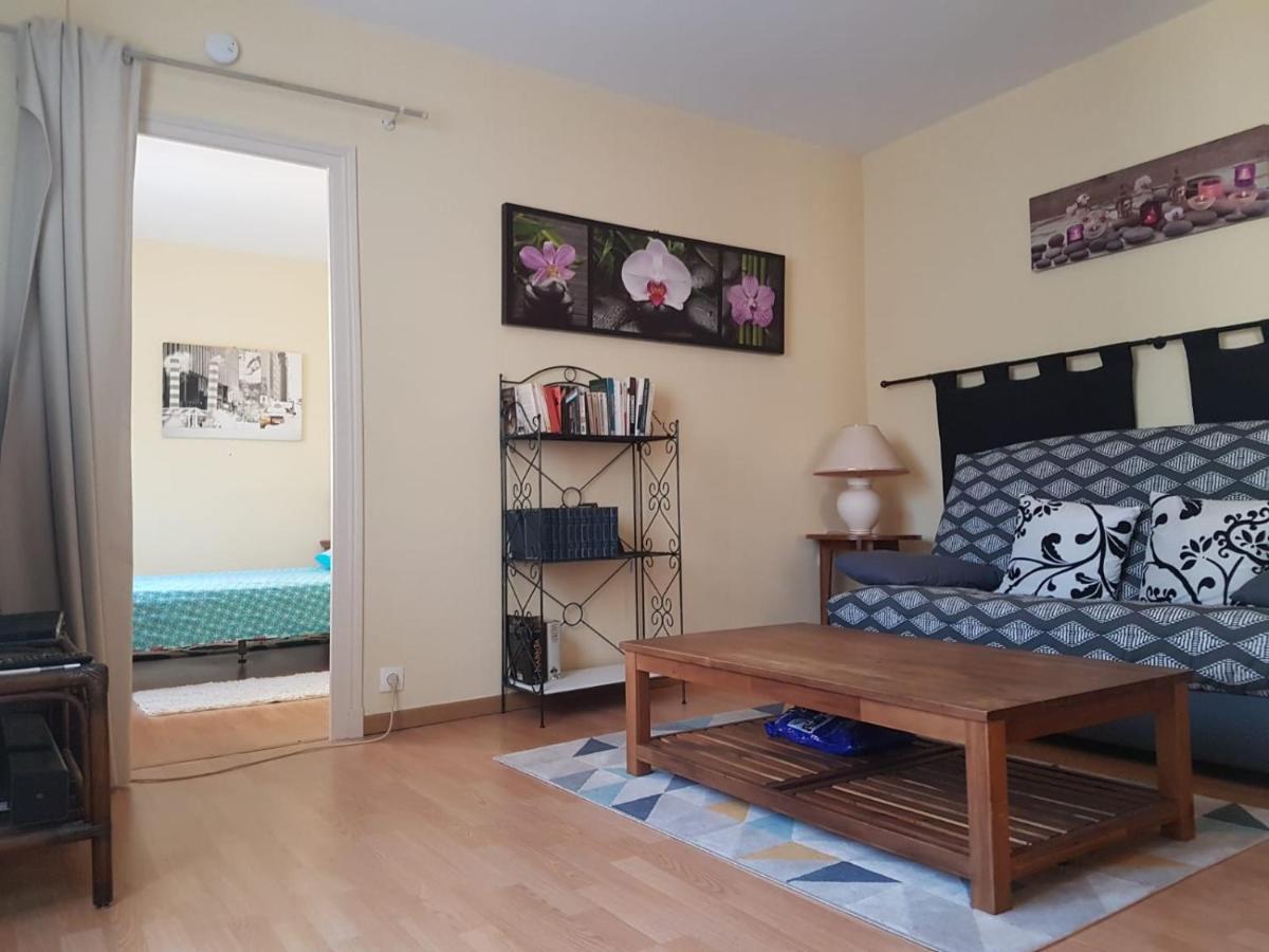 Charmante Maisonnette 2 Personnes Avec Wifi Surgères Dış mekan fotoğraf